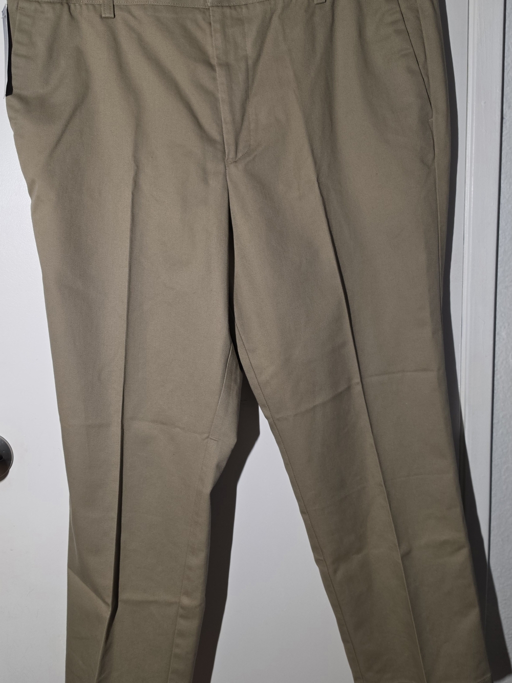 Dockers Men's Olive-Tan Straight Leg Chinos